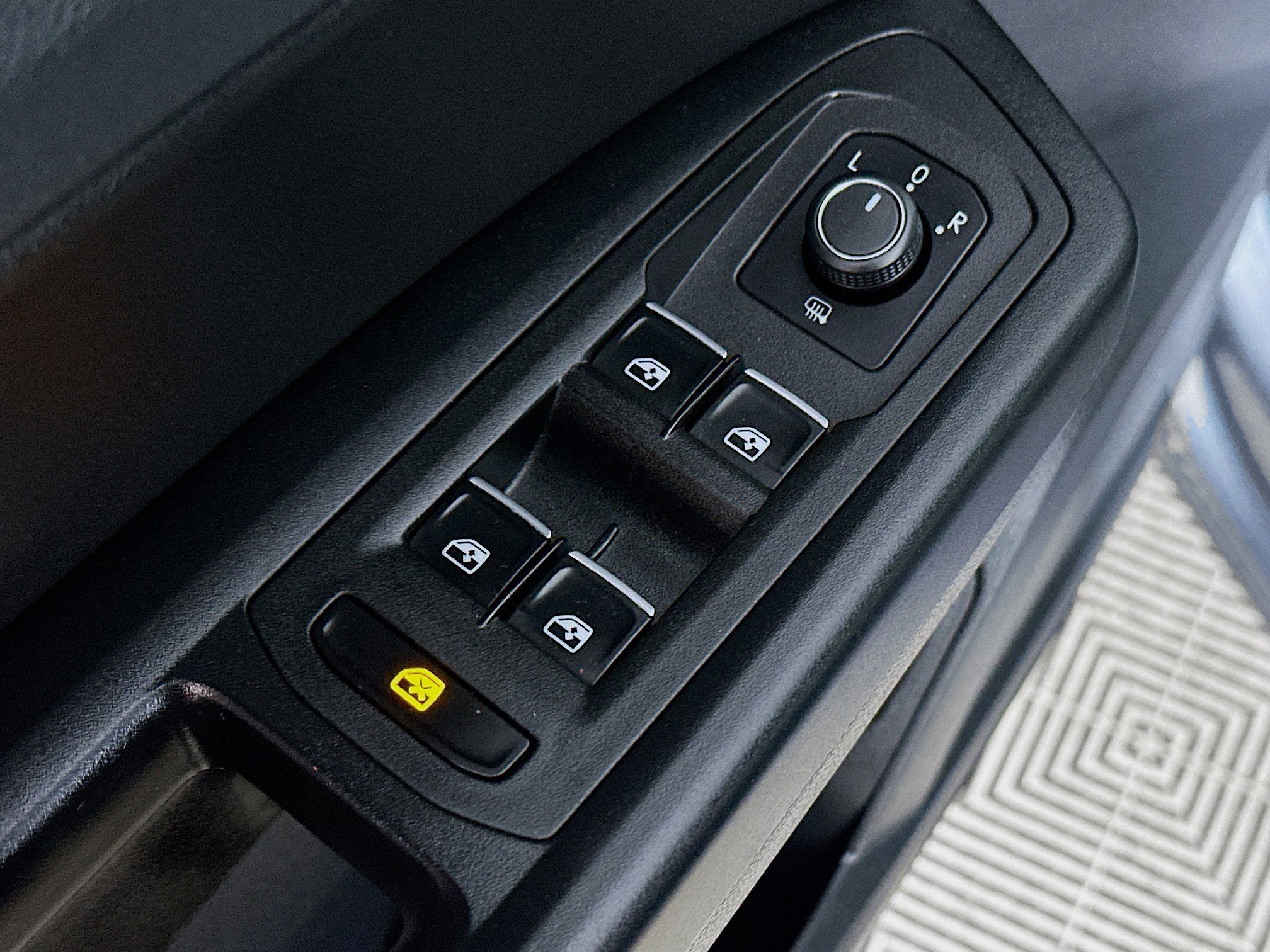 Used 2018 Volkswagen Atlas SEL image 17