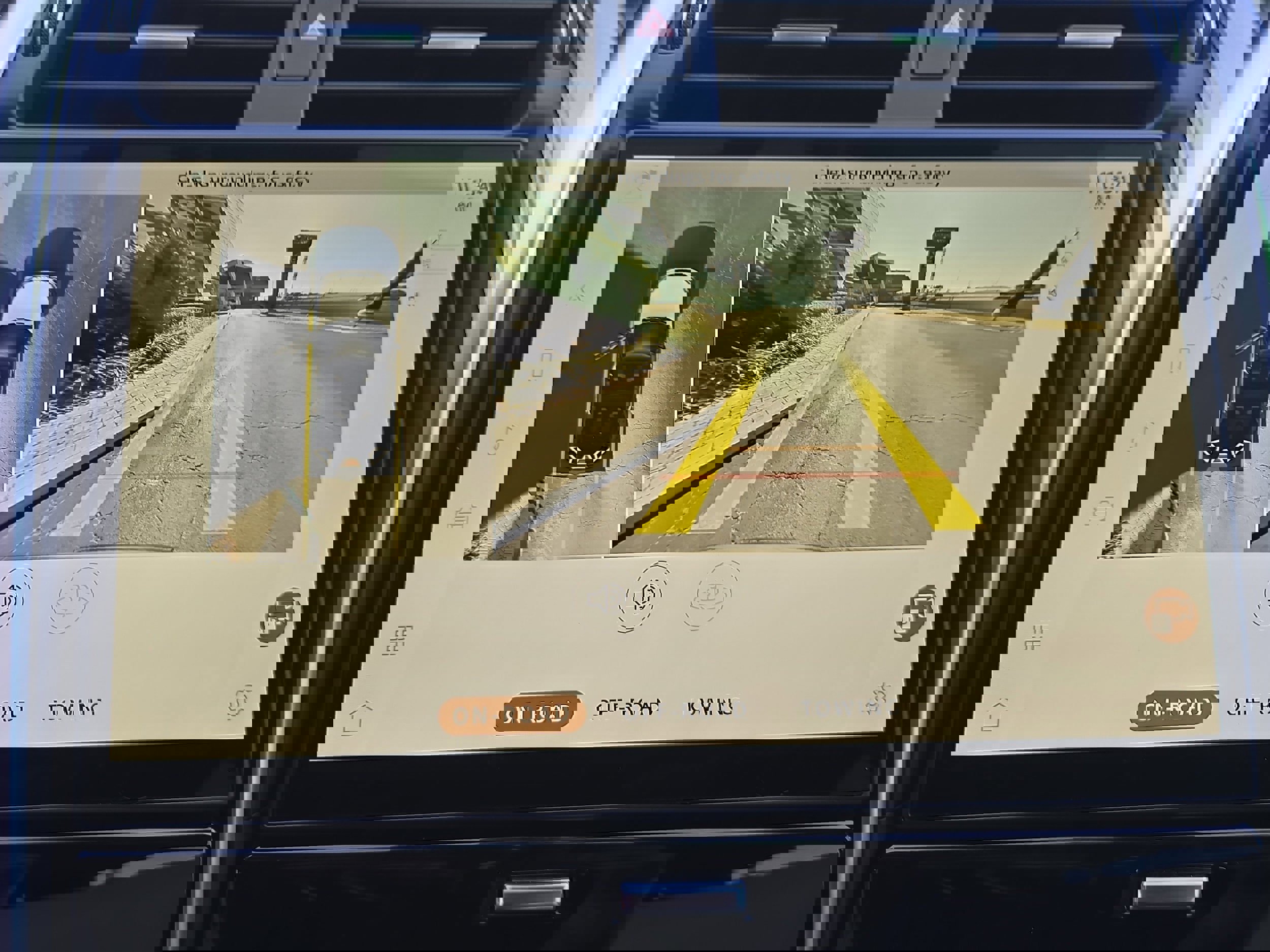 Used 2023 Land Rover Discovery S R-Dynamic image 22