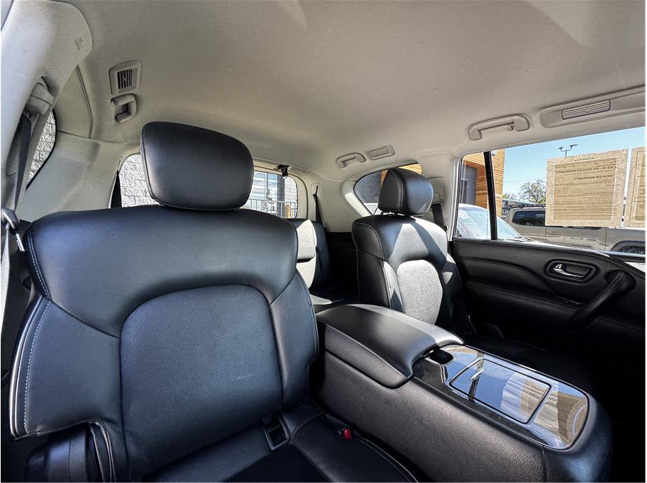 Used 2024 INFINITI QX80 Luxe AWD/4WD image 4