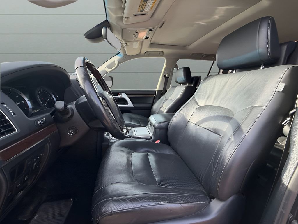 Used 2016 Toyota Land Cruiser w/ Four Season Floor Mat Package AWD/4WD image 9
