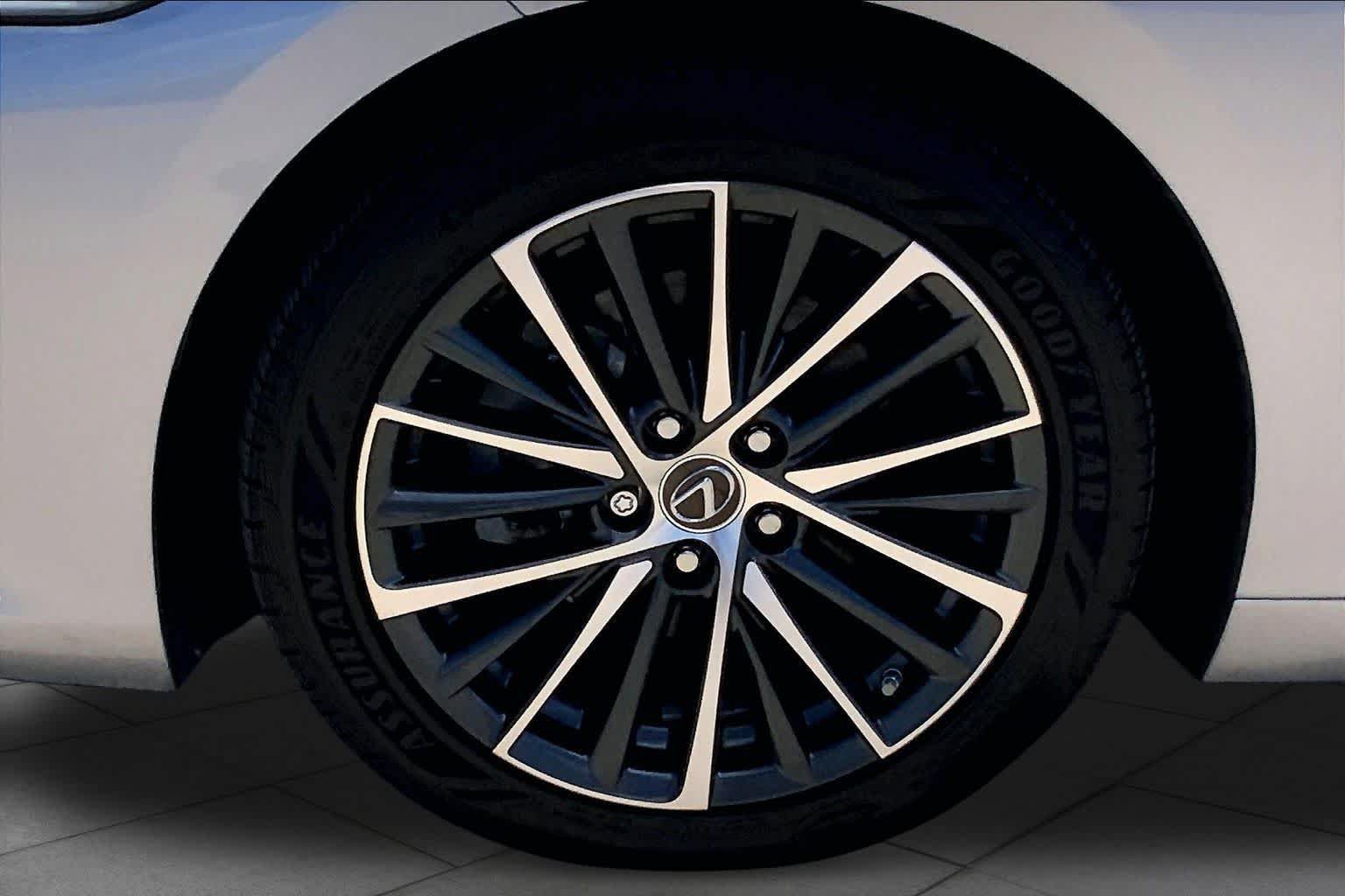 Used 2022 Lexus ES 350 w/ Premium Package FWD image 10