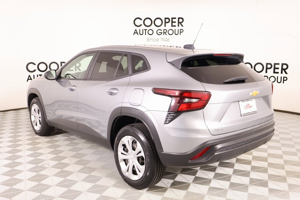 Used 2024 Chevrolet Trax LS w/ Driver Confidence Package image 21