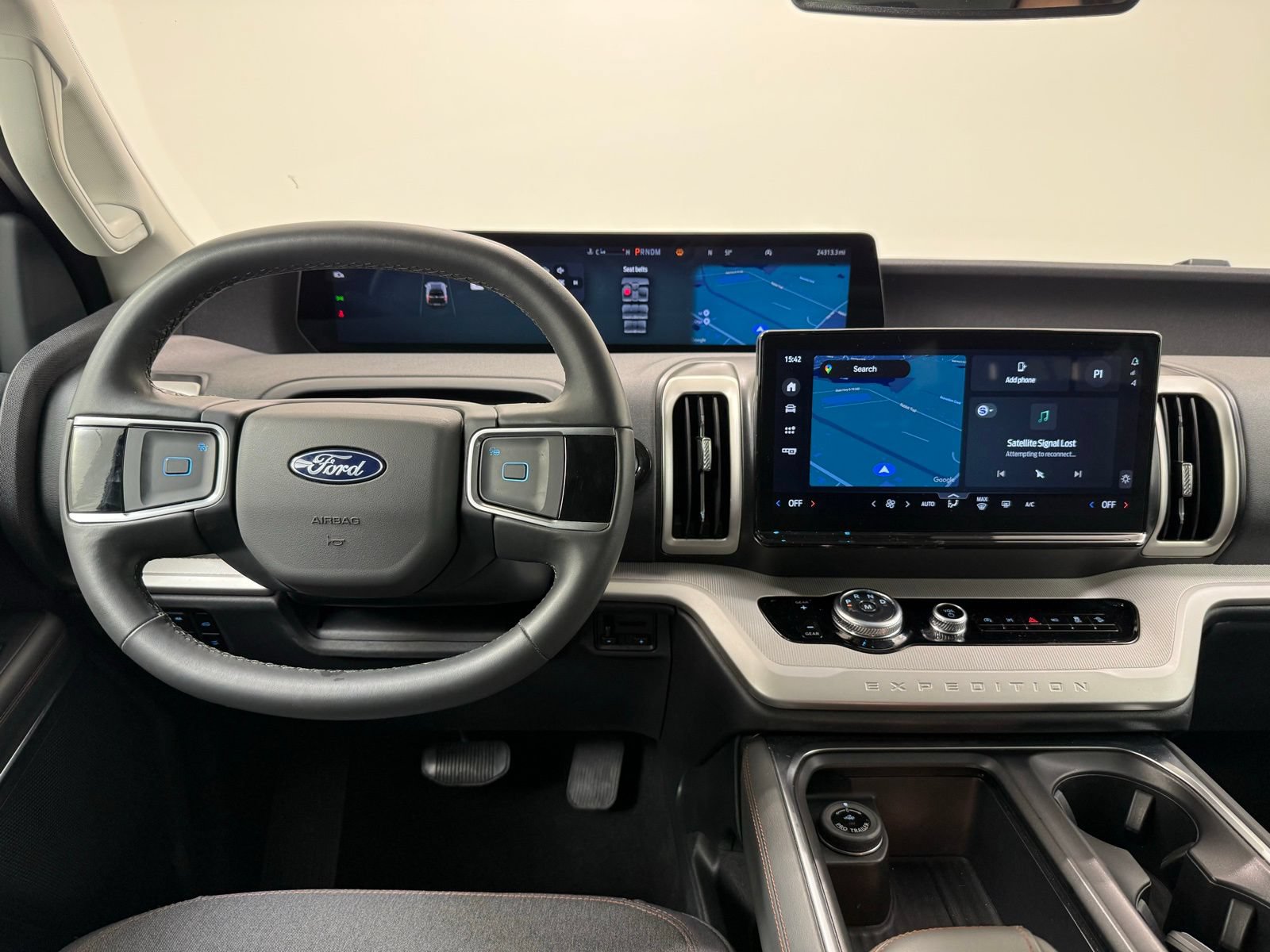 Used 2025 Ford Expedition Max Active AWD/4WD image 26