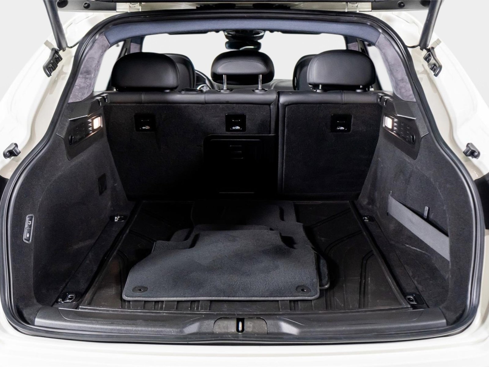 Used 2023 Maserati Levante GT image 52