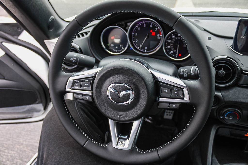 New 2026 MAZDA MX-5 Miata Club w/ Interior Package RWD image 17