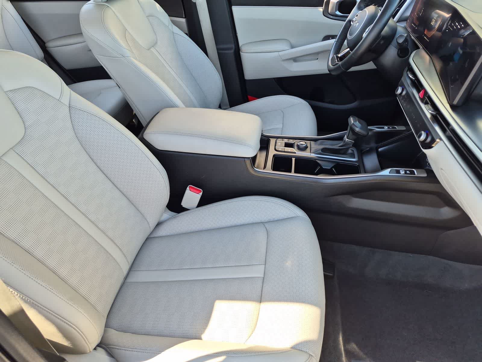 Used 2024 Kia Sorento S FWD image 22