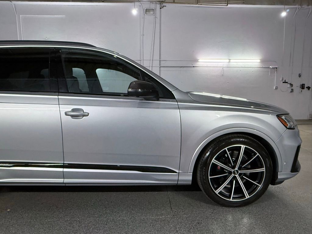 Used 2021 Audi SQ7 Premium Plus w/ Executive Package image 4