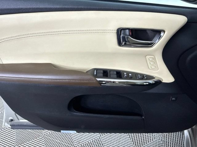 Used 2015 Toyota Avalon Limited FWD image 23