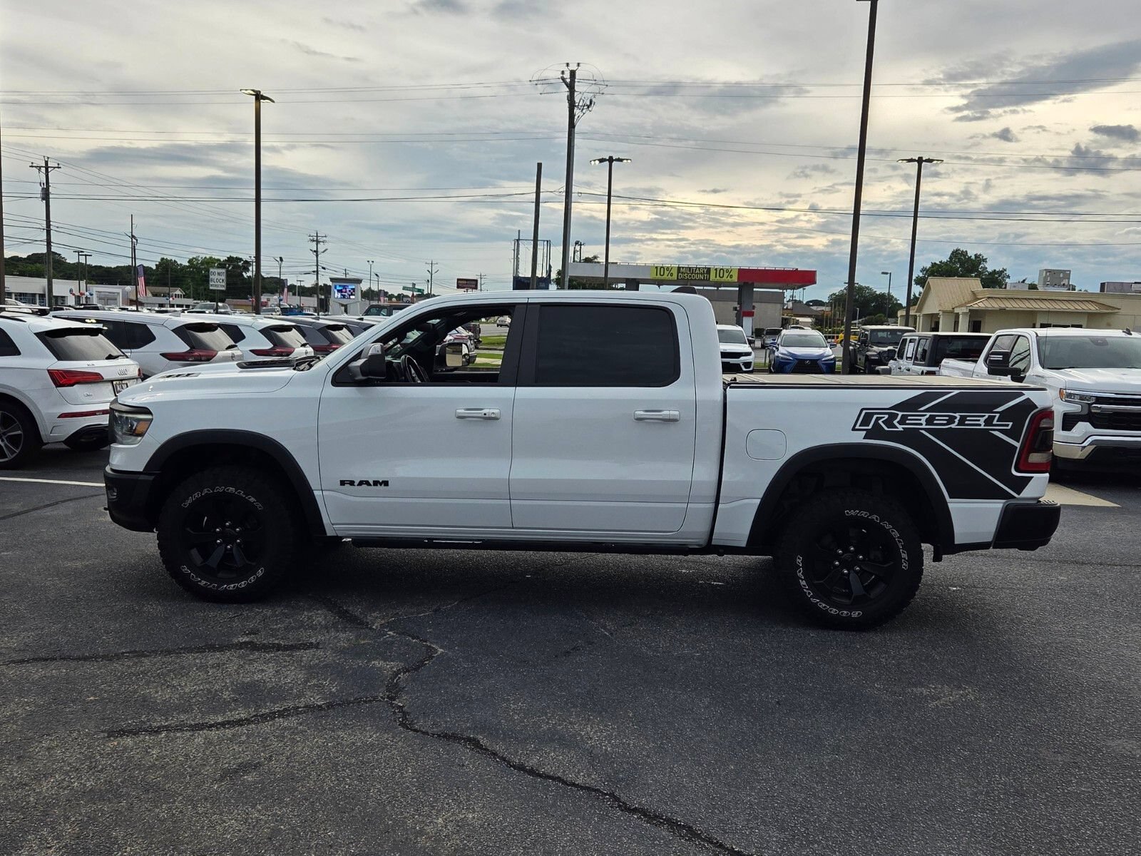Used 2022 RAM 1500 Rebel w/ Rebel Level 2 Equipment Group AWD/4WD image 4