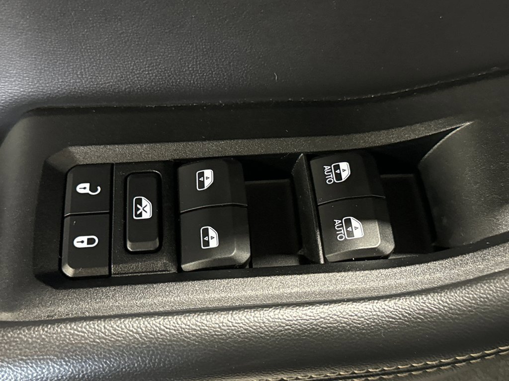 Used 2023 Jeep Grand Cherokee L Limited image 17