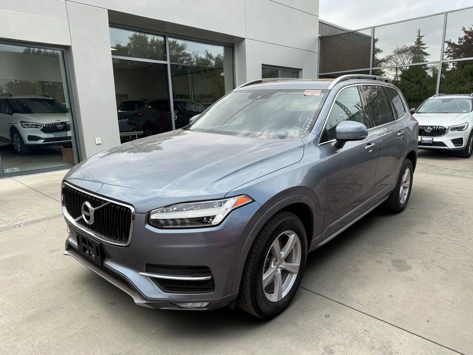 Used 2019 Volvo XC90 T5 Momentum AWD/4WD image 1