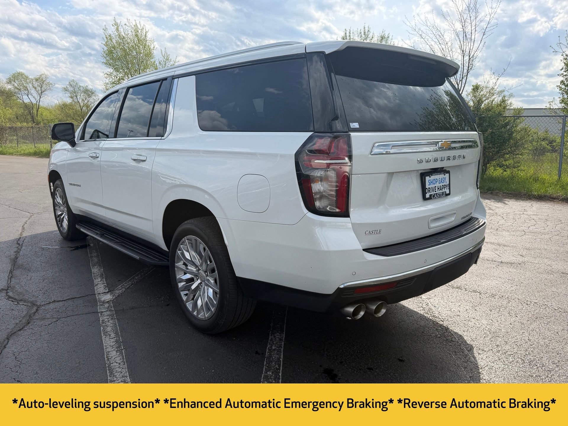 Used 2023 Chevrolet Suburban Premier w/ Premium Package AWD/4WD image 11