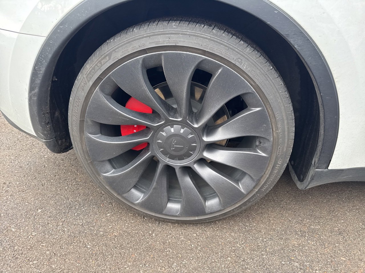 Used 2025 Tesla Model Y Performance image 11