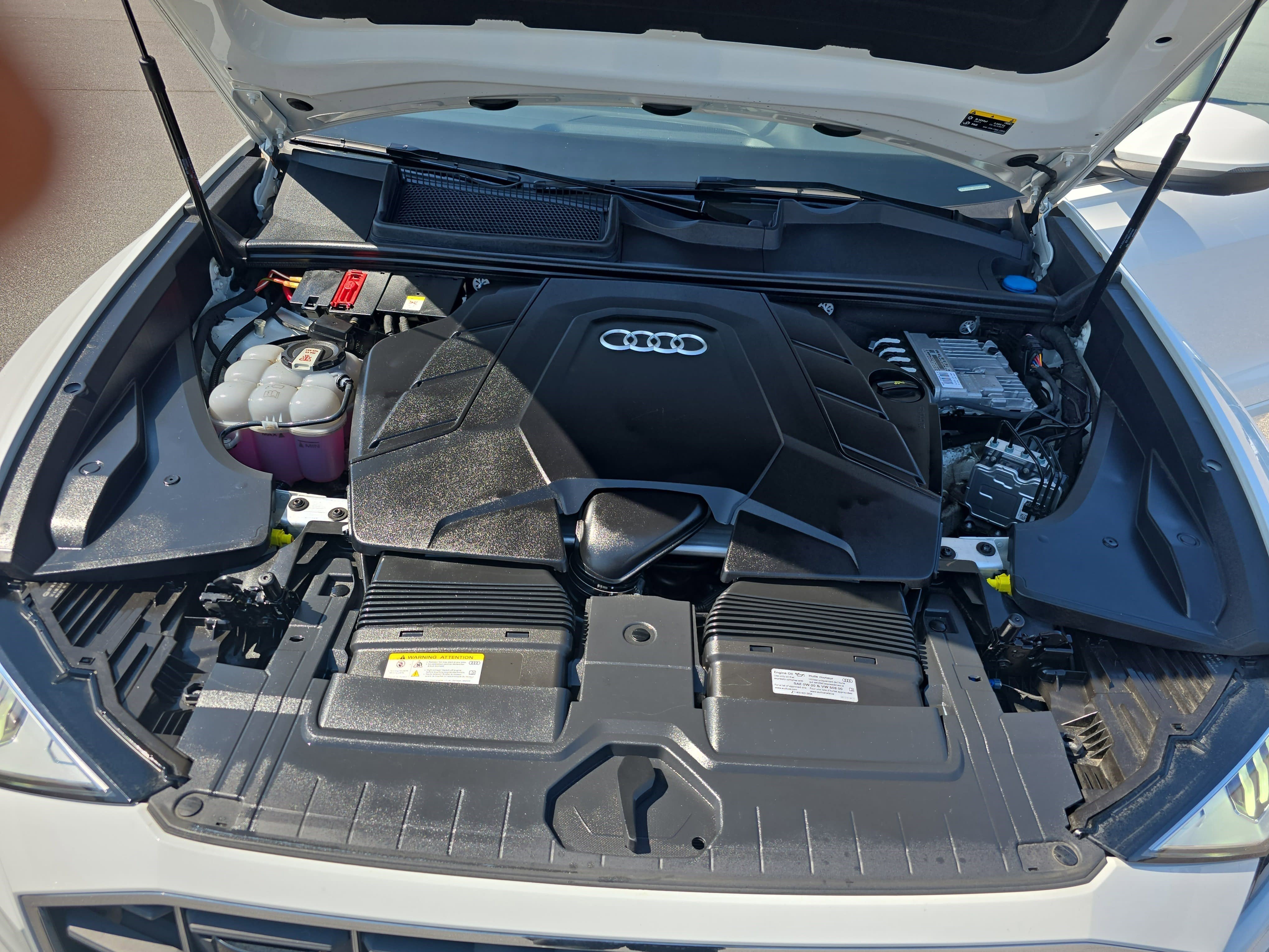 Used 2023 Audi Q8 Premium image 30