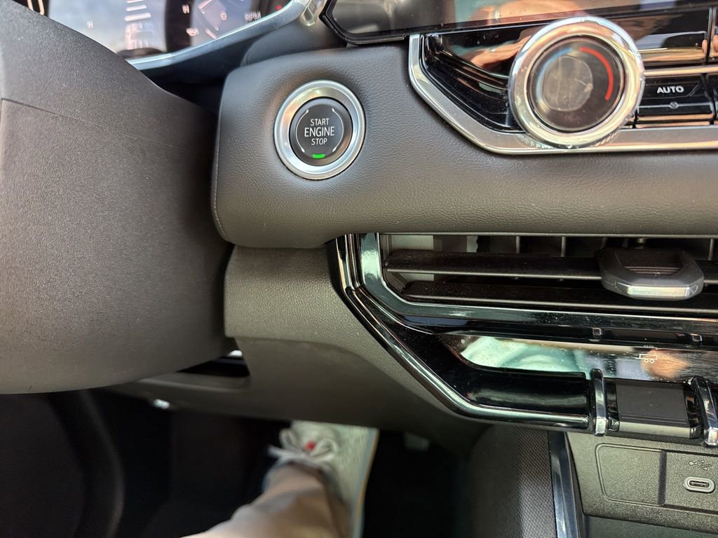 Used 2024 GMC Canyon Elevation w/ Convenience Package image 15