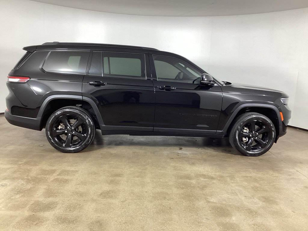 Used 2024 Jeep Grand Cherokee L Limited w/ Black Appearance Package AWD/4WD image 5