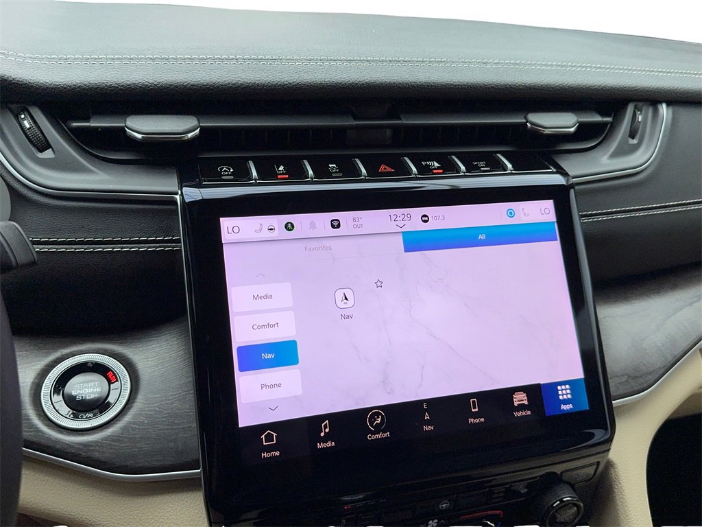 Used 2024 Jeep Grand Cherokee L Limited w/ Black Appearance Package image 27