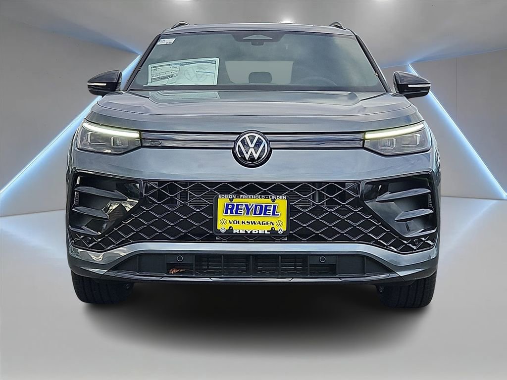 New 2026 Volkswagen Tiguan SE R-Line image 2