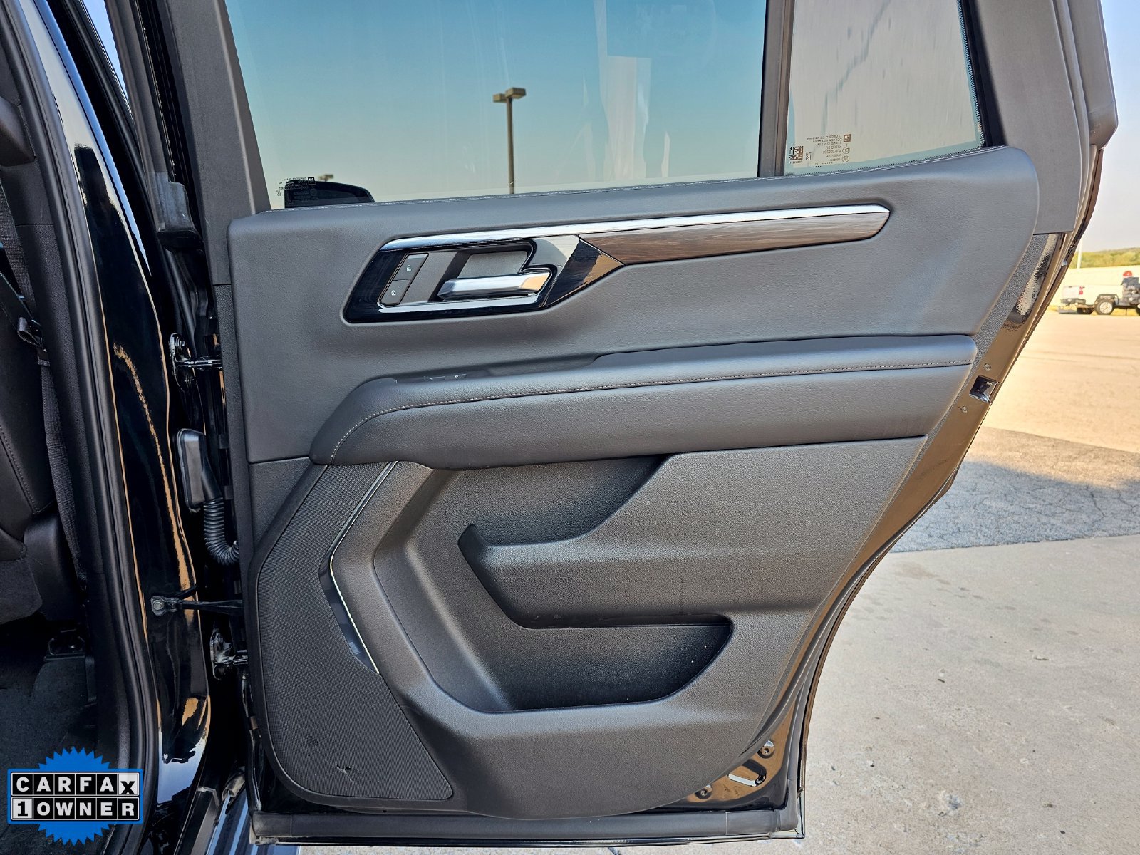Used 2025 Chevrolet Tahoe LT AWD/4WD image 32