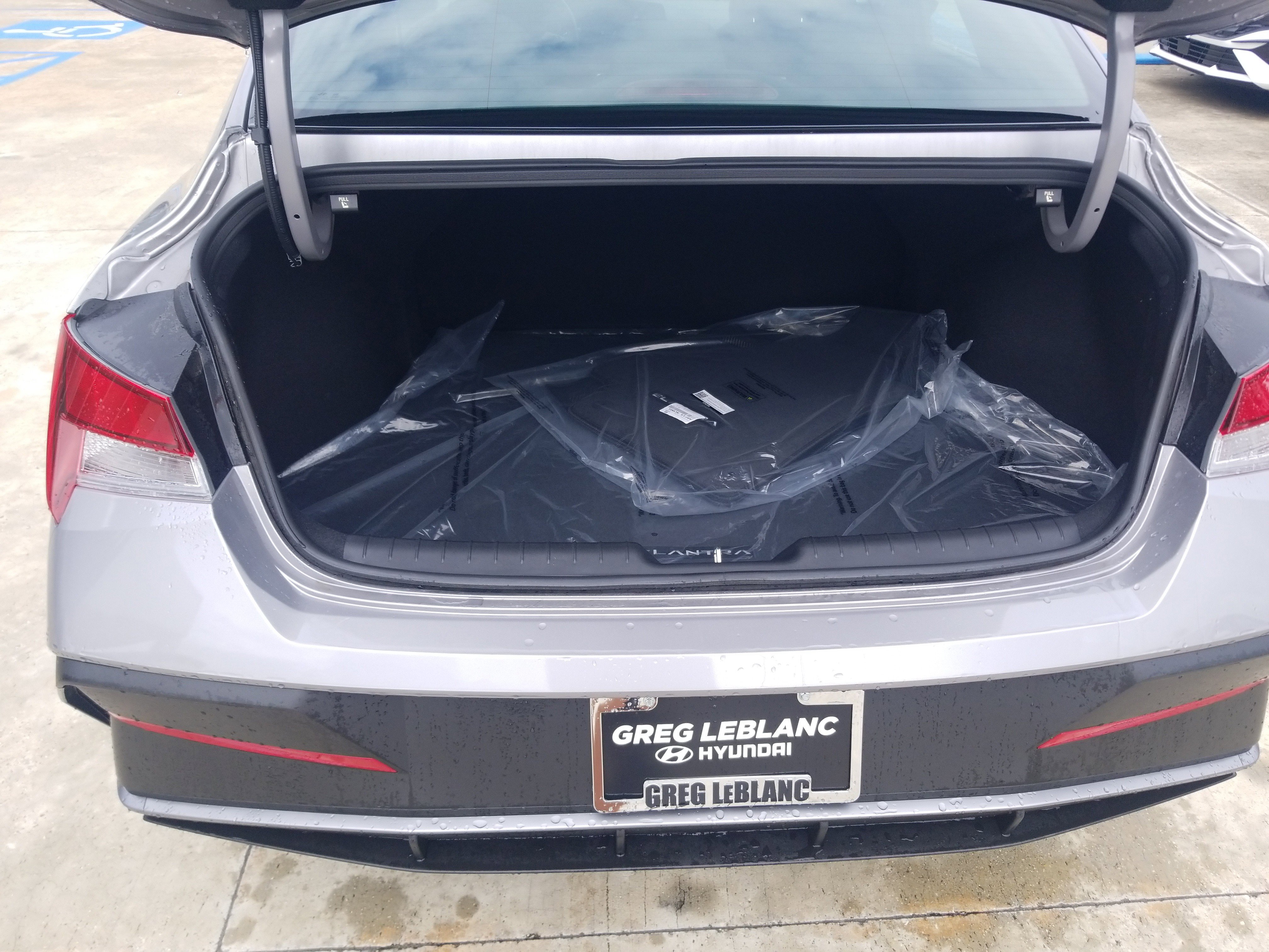 New 2026 Hyundai Elantra Sport FWD image 13