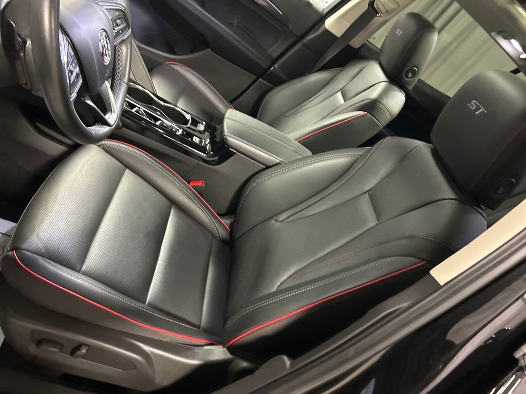 Used 2023 Buick Envision Essence w/ Sport Touring Package image 12
