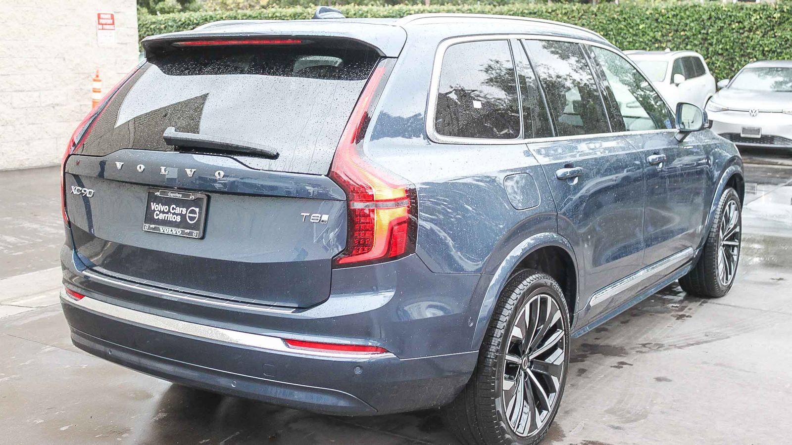 New 2026 Volvo XC90 T8 Plus w/ Protection Package Premier AWD/4WD image 6