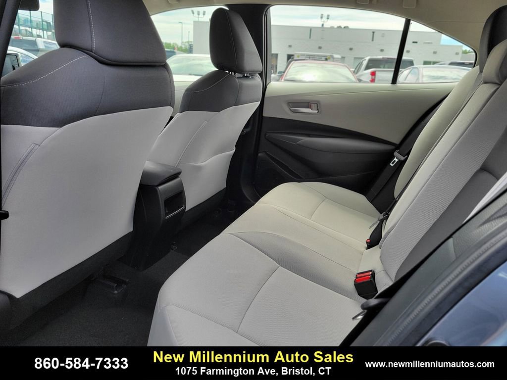 Used 2021 Toyota Corolla LE w/ LE Convenience Package image 16