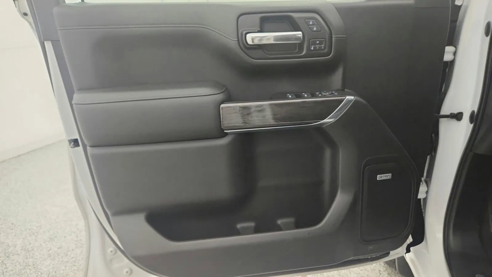 Used 2019 Chevrolet Silverado 1500 LTZ w/ LTZ Premium Package image 32