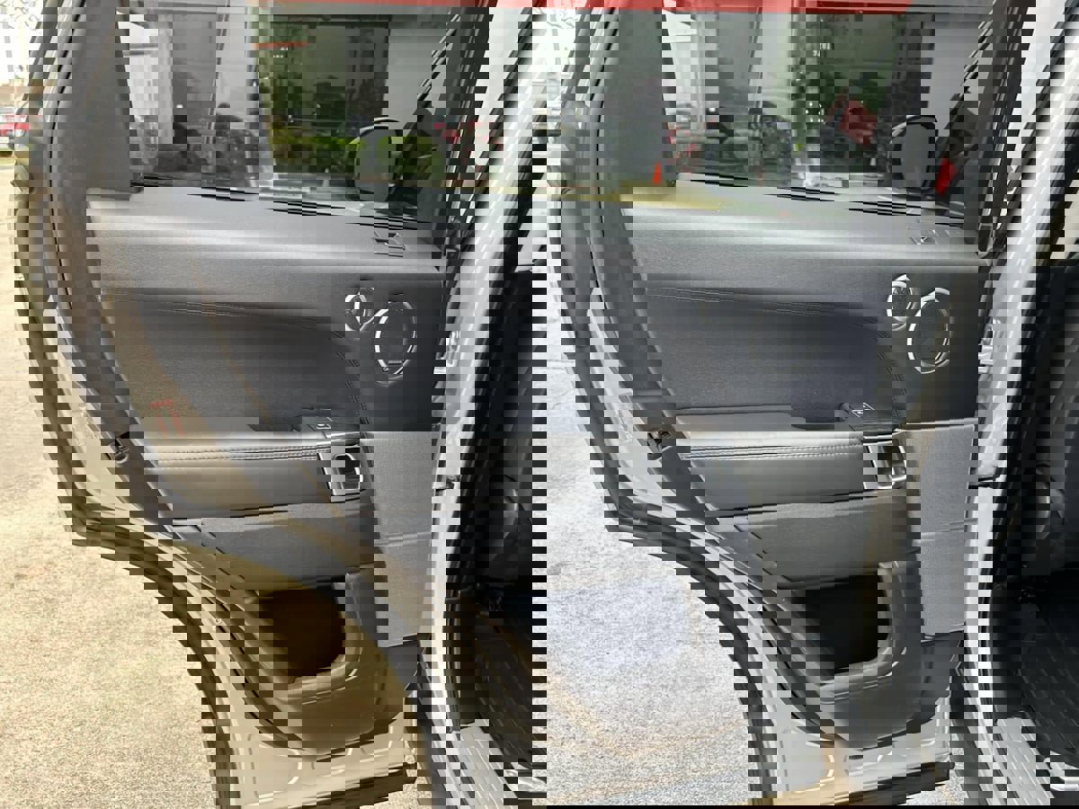 Used 2017 Land Rover Range Rover Sport image 12