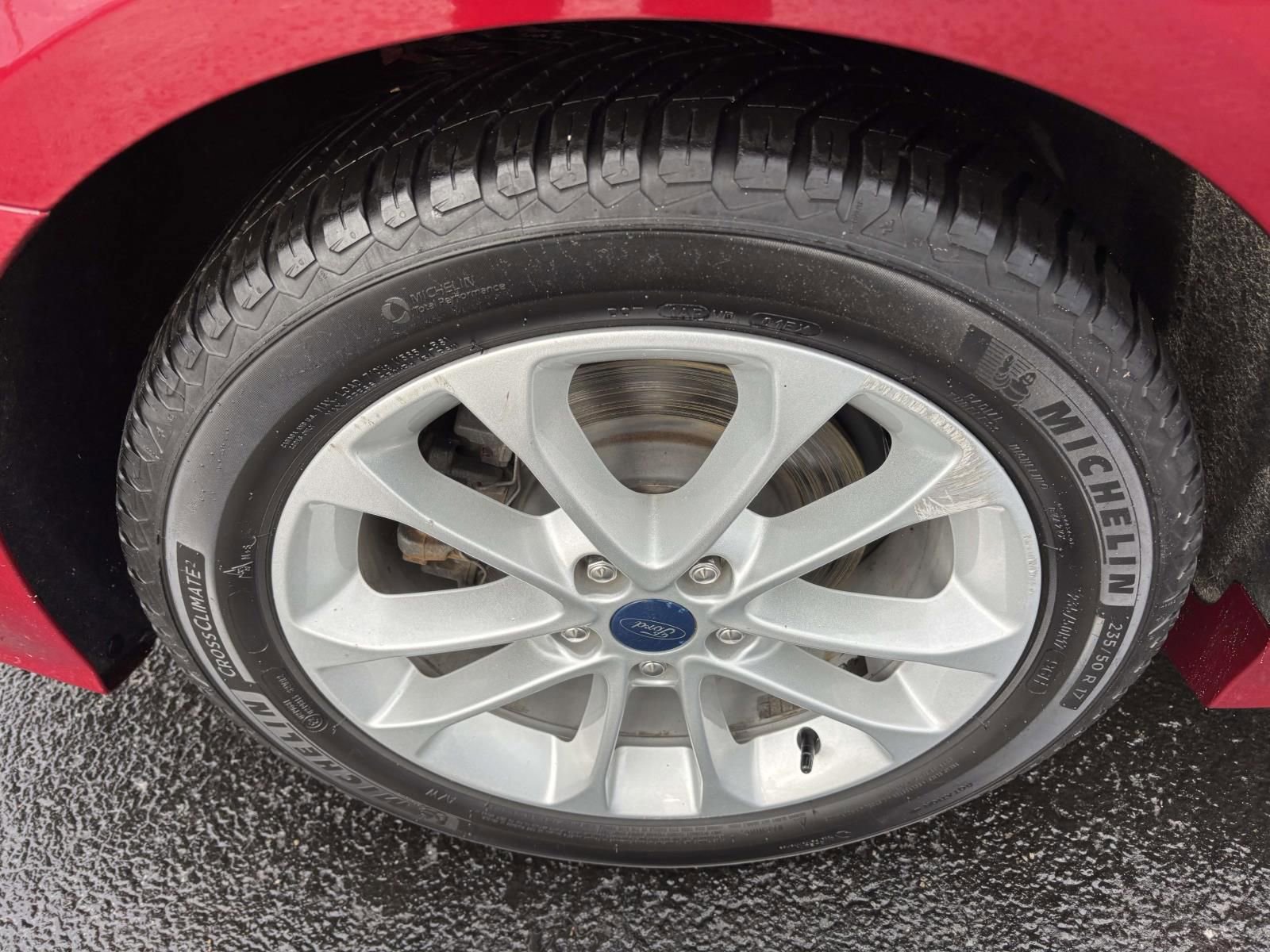 Used 2019 Ford Fusion SEL image 12