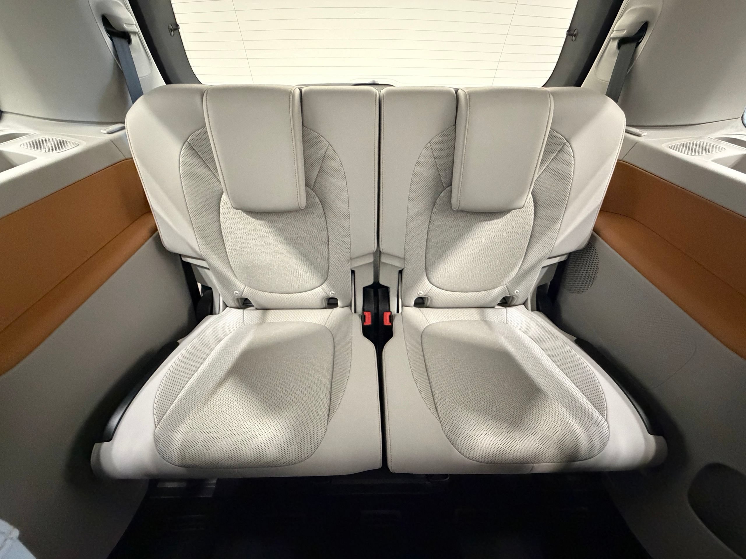 New 2025 Volkswagen ID. Buzz Pro S Plus AWD/4WD image 38
