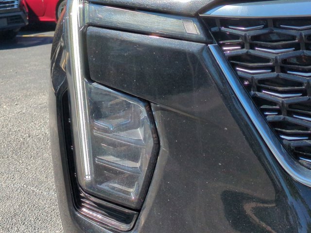 Used 2025 Cadillac XT4 Premium Luxury image 11