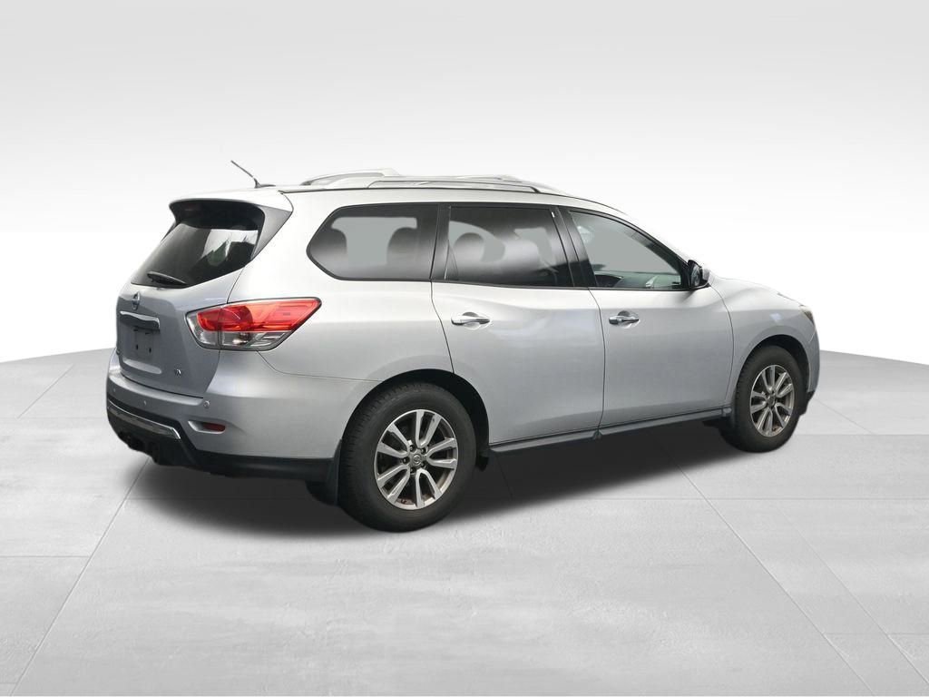 Used 2015 Nissan Pathfinder SV w/ Trailer Tow Package image 5