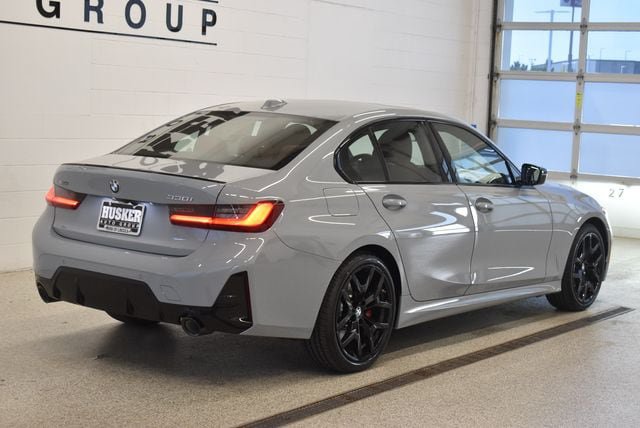 New 2026 BMW 330i xDrive Sedan w/ M Sport Package AWD/4WD image 4