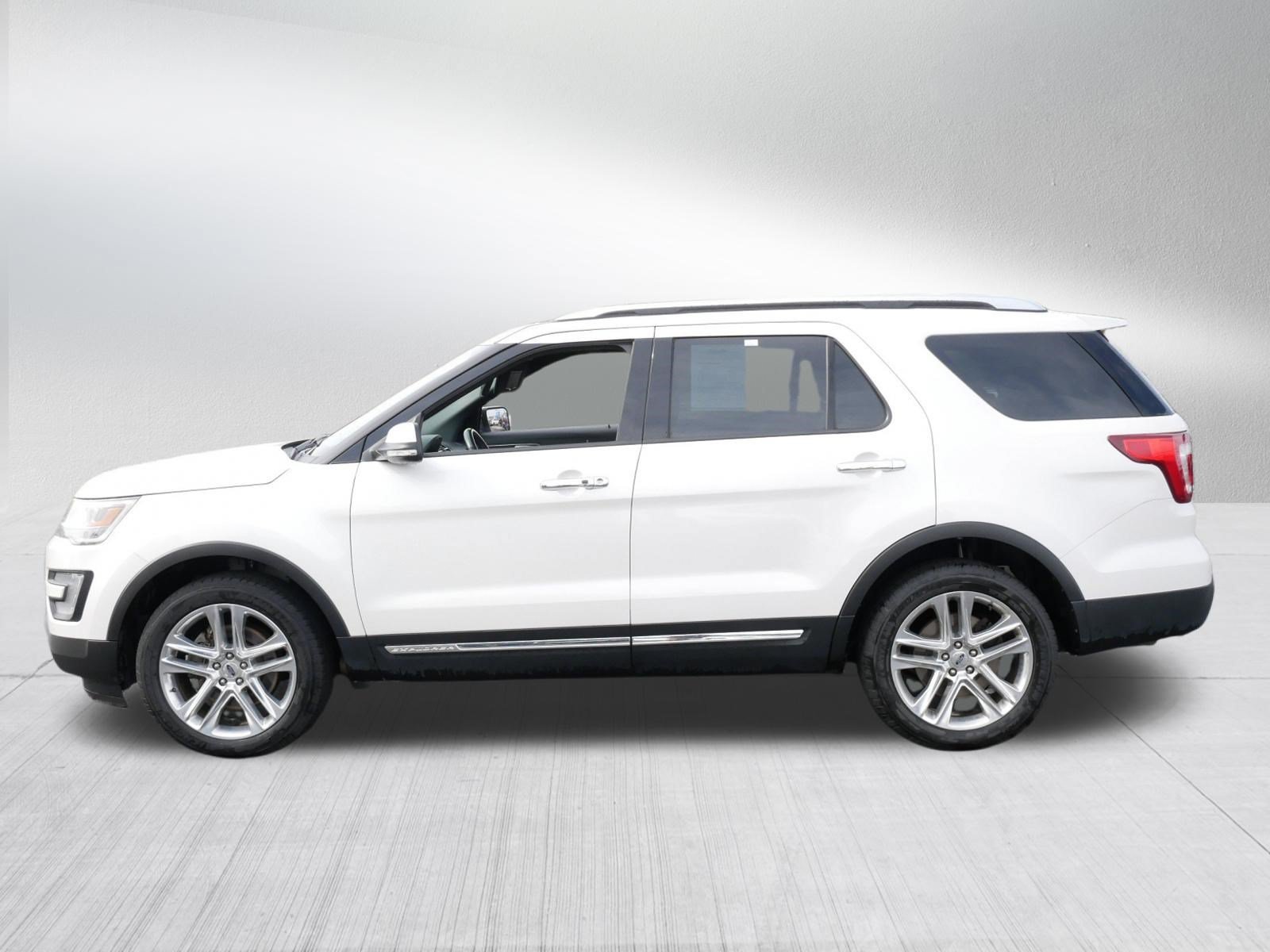 Used 2017 Ford Explorer Limited AWD/4WD image 4