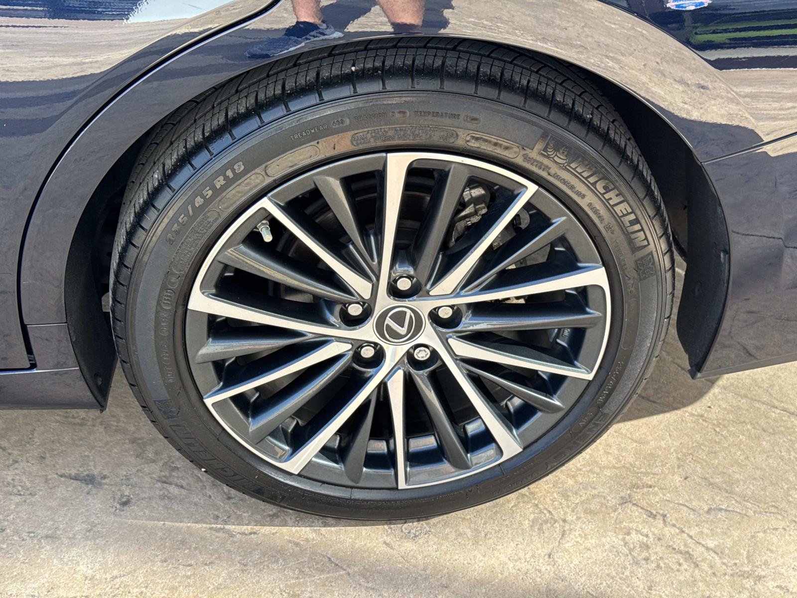Used 2024 Lexus ES 350 w/ Premium Package FWD image 22