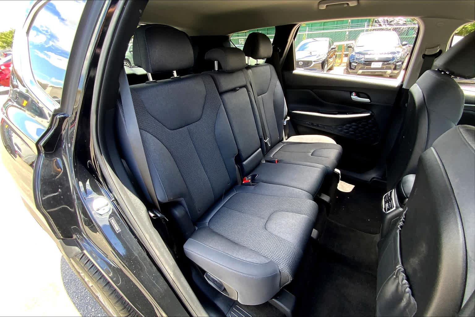Used 2021 Hyundai Santa Fe SE FWD image 18