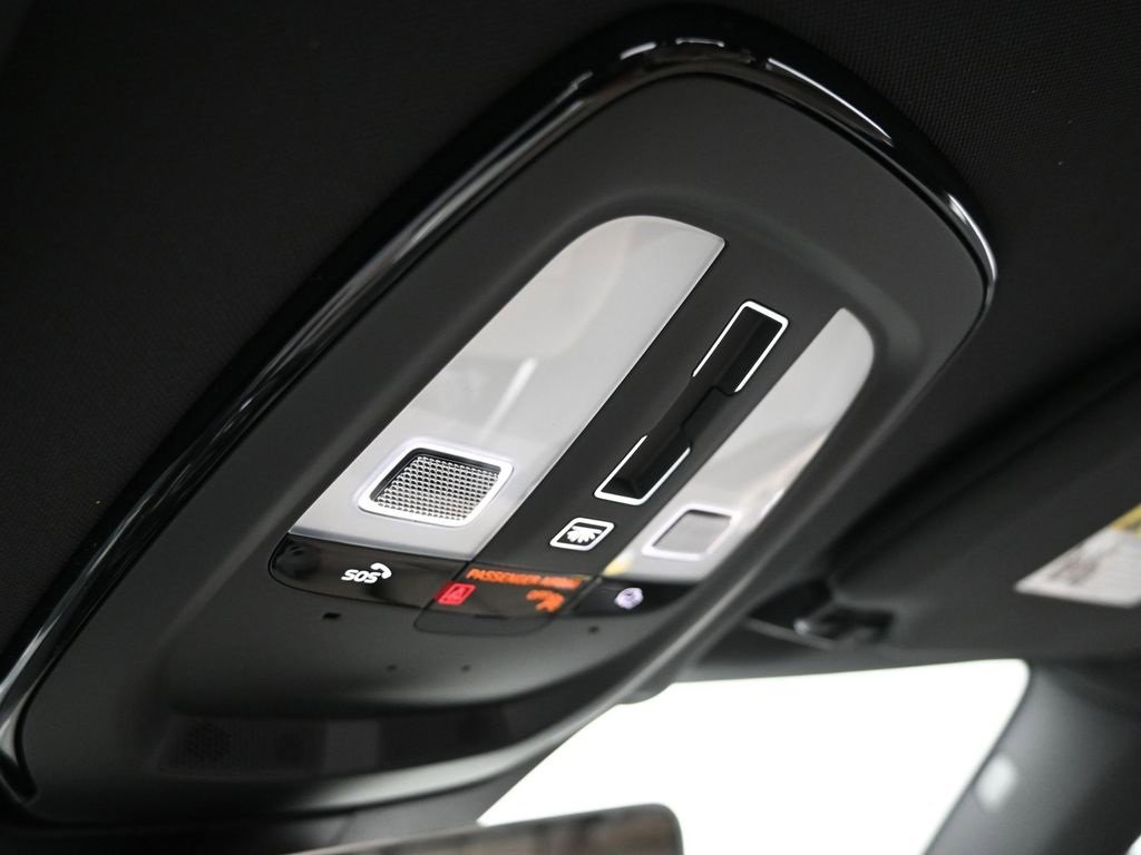 New 2026 Volvo XC90 B6 Plus w/ Protection Package Premier image 25