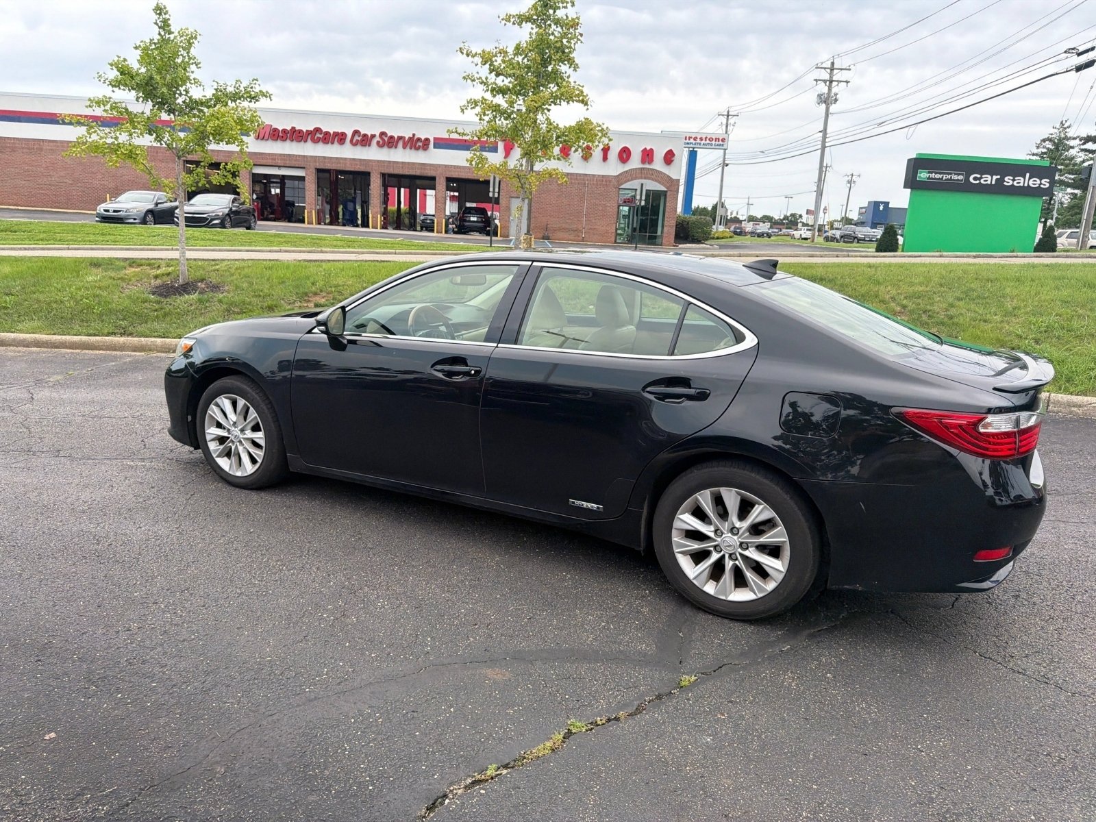 Used 2015 Lexus ES 300h w/ Navigation System Package FWD image 13