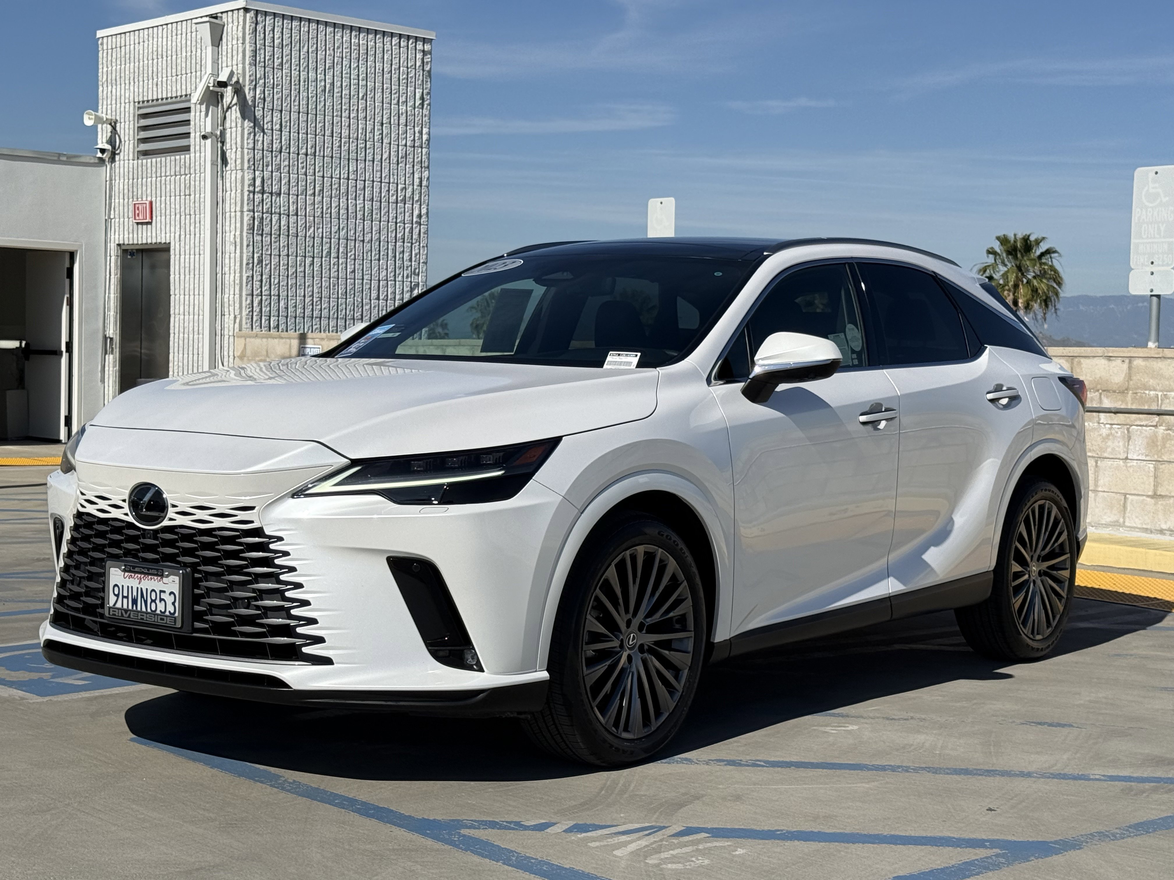 Used 2023 Lexus RX 350 FWD w/ Cold Area Package image 7