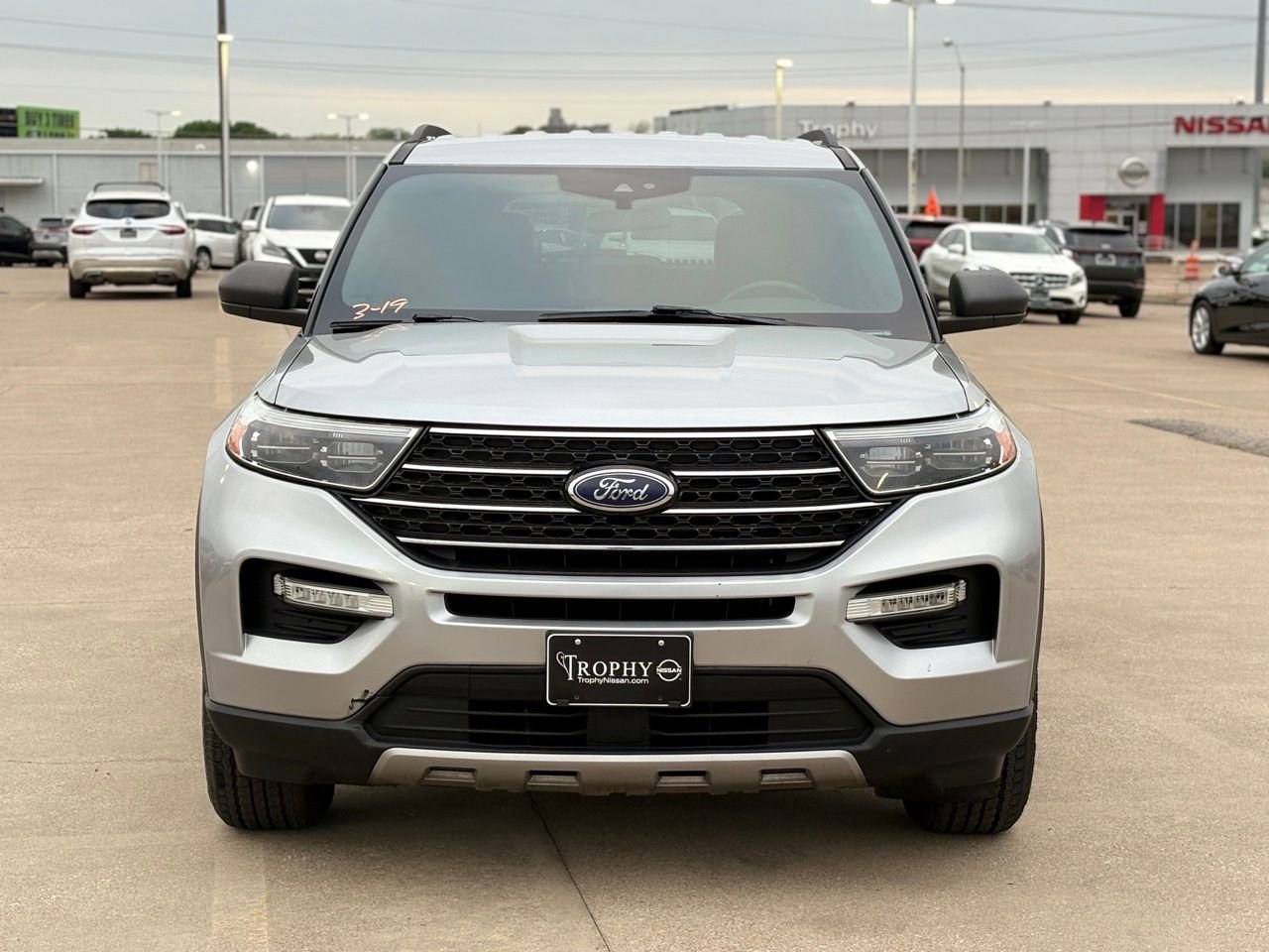 Used 2020 Ford Explorer XLT w/ Equipment Group 202A image 4