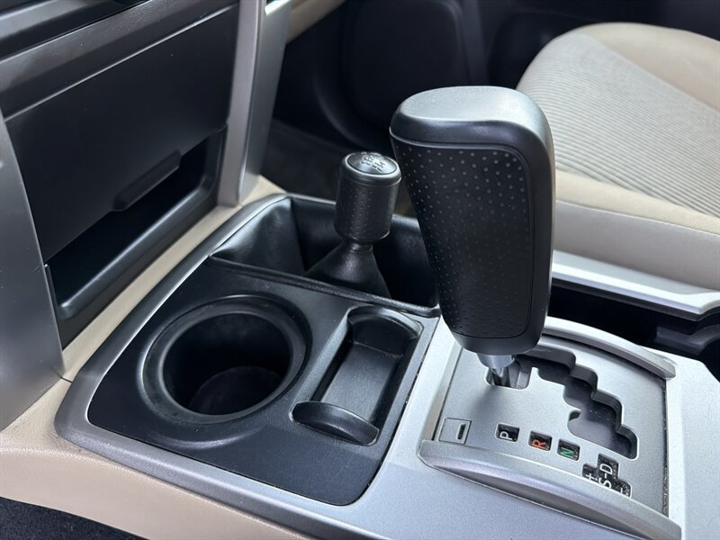 Used 2010 Toyota 4Runner SR5 AWD/4WD image 19