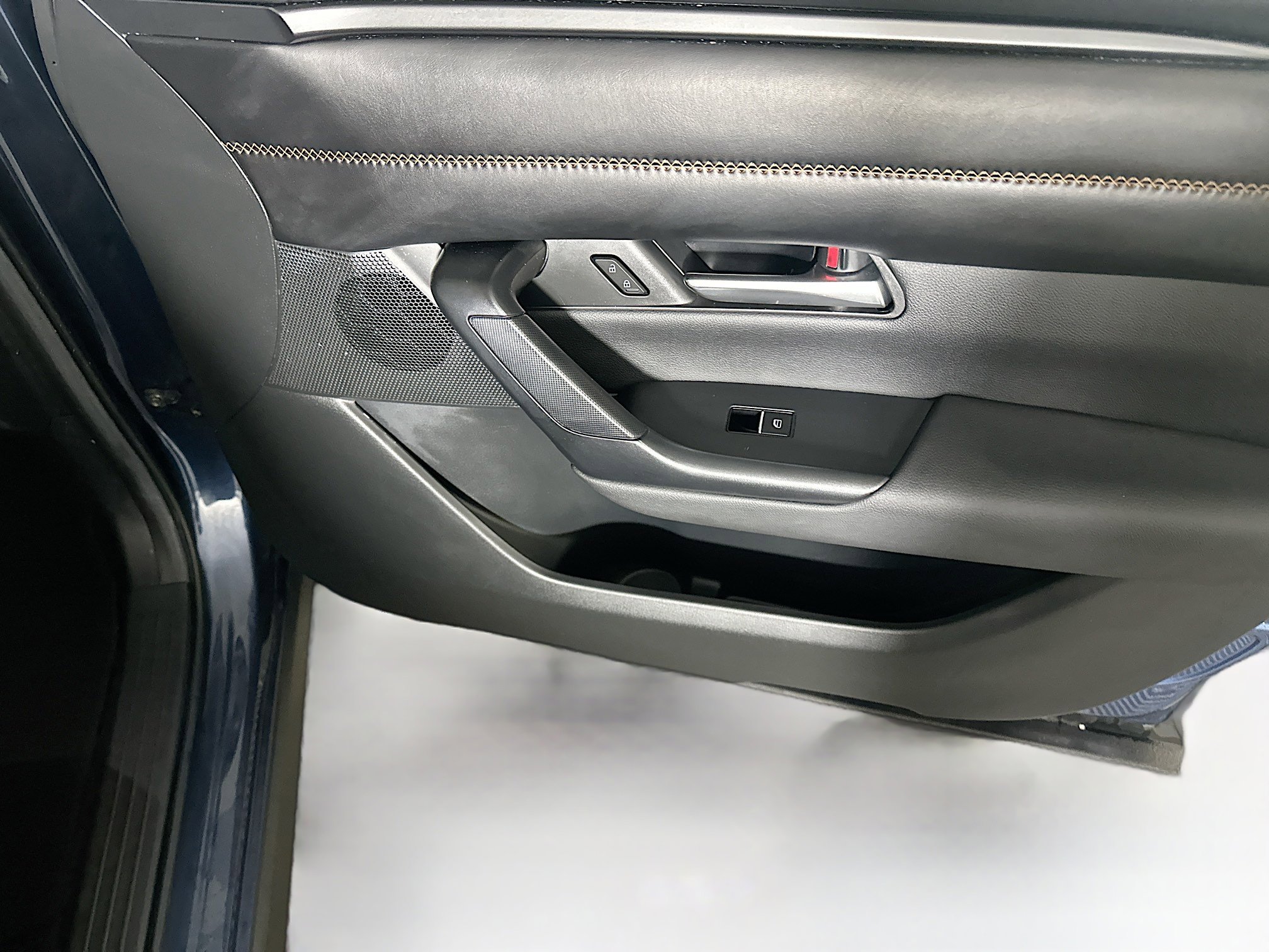 Used 2025 MAZDA CX-50 AWD 2.5 S w/ Premium Plus Pkg image 32