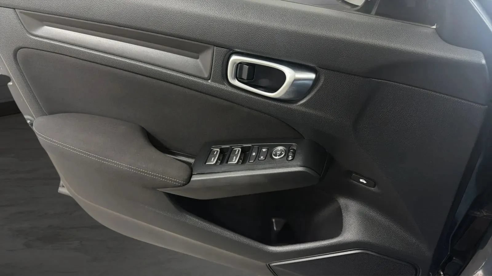 Used 2025 Honda Civic Sport image 17