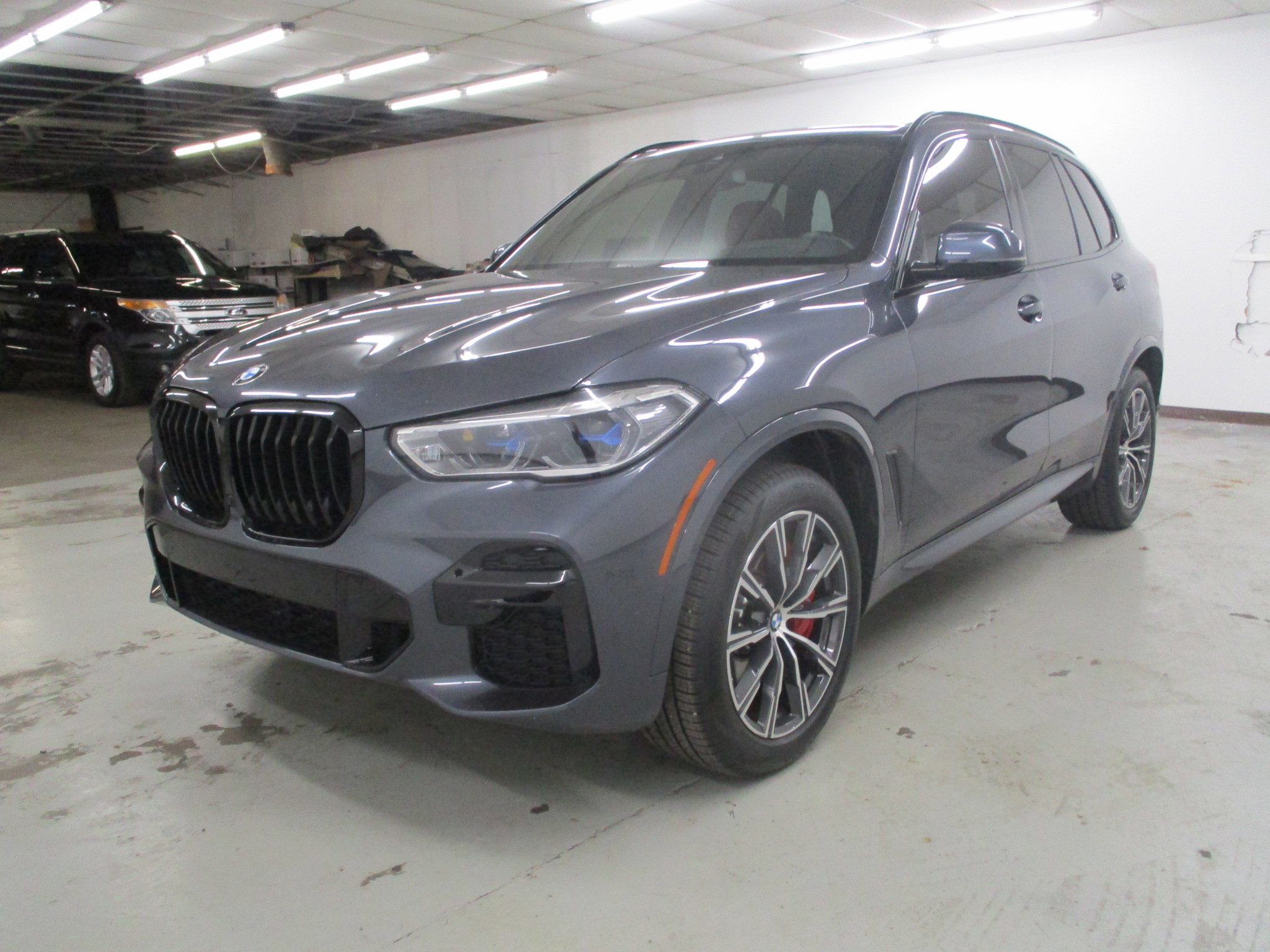 Used 2022 BMW X5 M50i w/ Executive Package AWD/4WD image 3