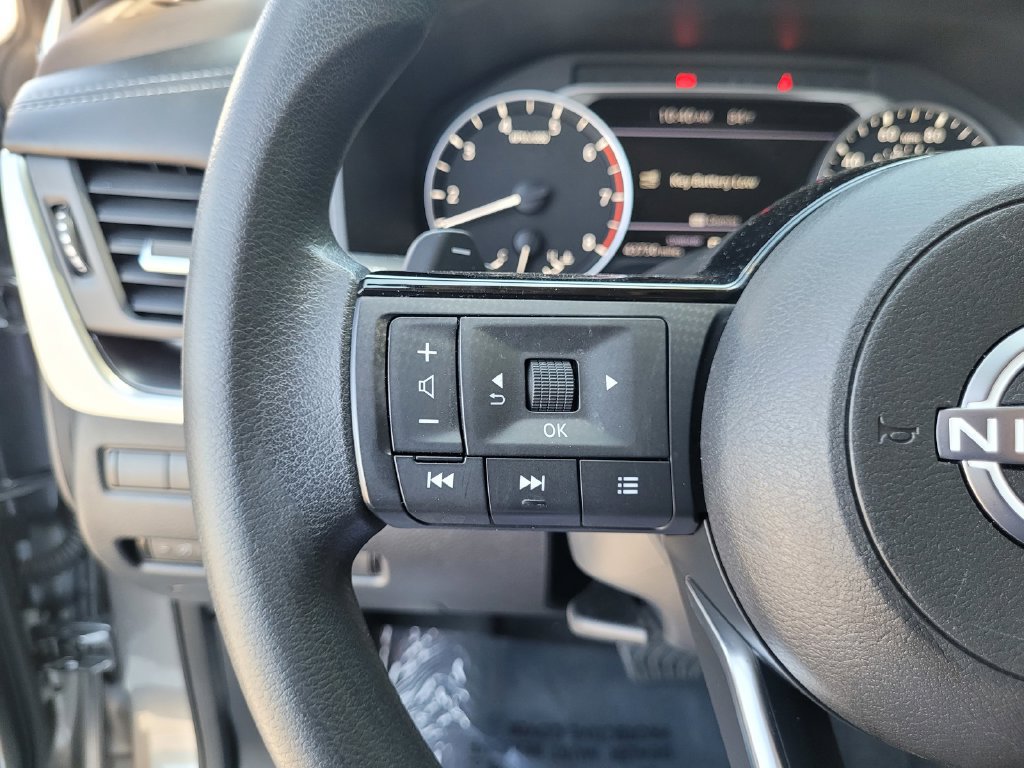 Used 2023 Nissan Rogue SV FWD image 22