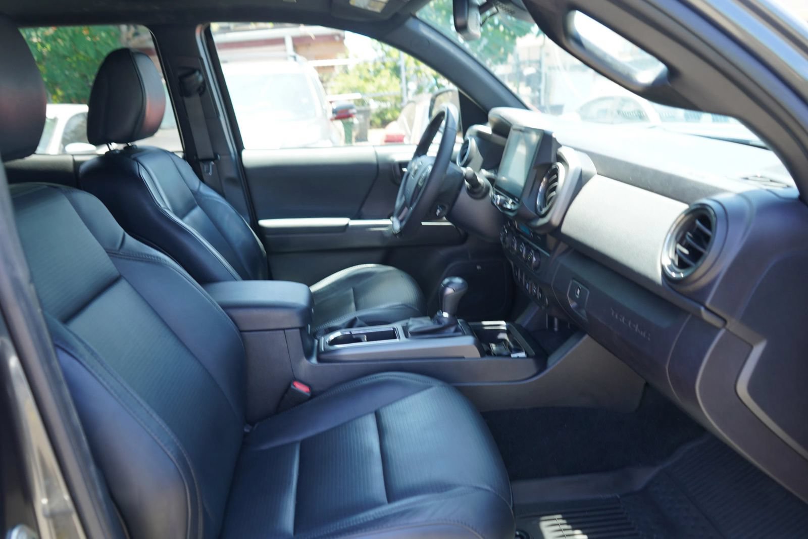 Used 2019 Toyota Tacoma TRD Off-Road AWD/4WD image 21