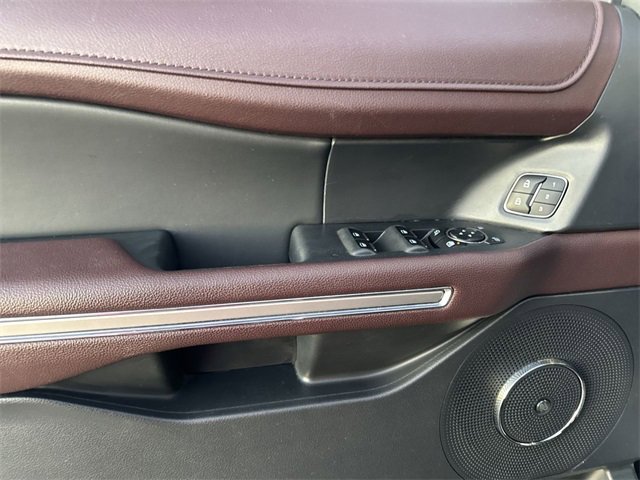 Used 2024 Ford Expedition Limited image 13