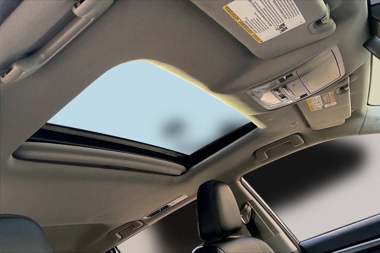 Used 2018 Toyota Highlander Limited image 17