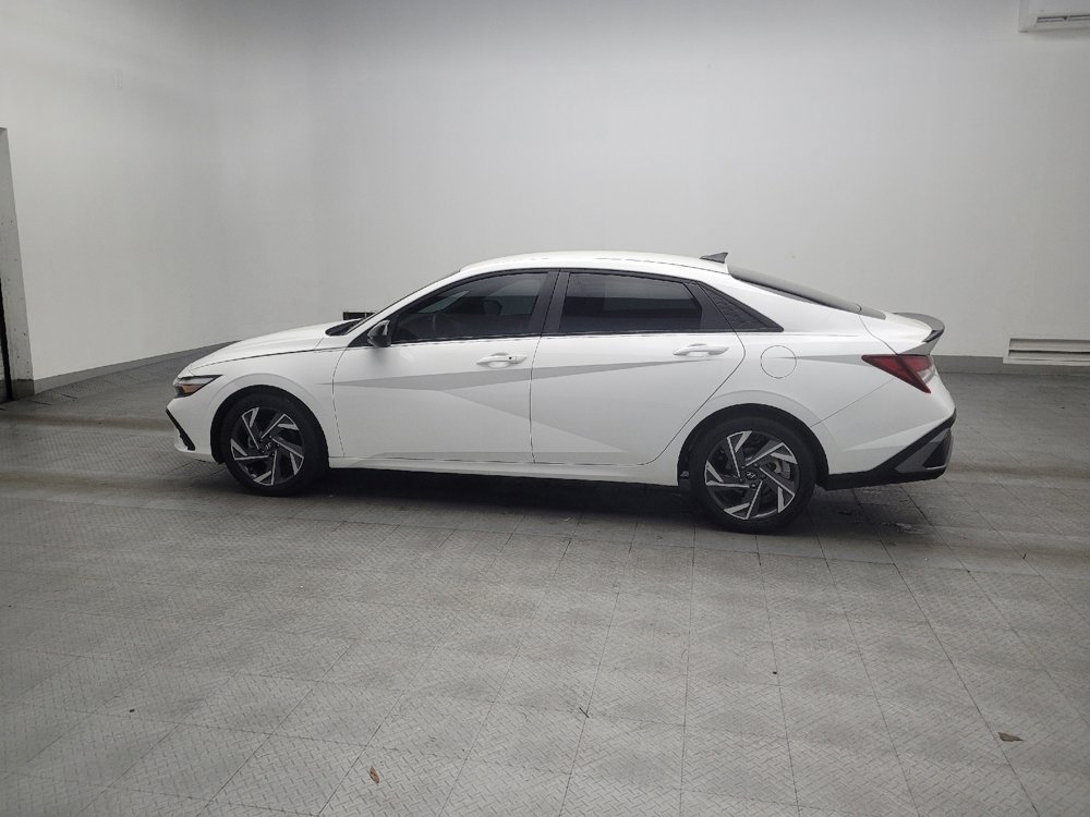 Used 2025 Hyundai Elantra Sport image 3